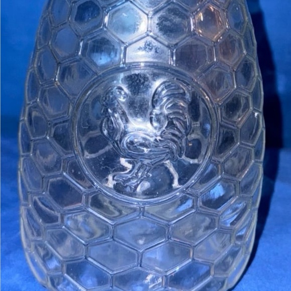 Grant Howard 10” Chicken Water Carafe - Picture 2 of 4